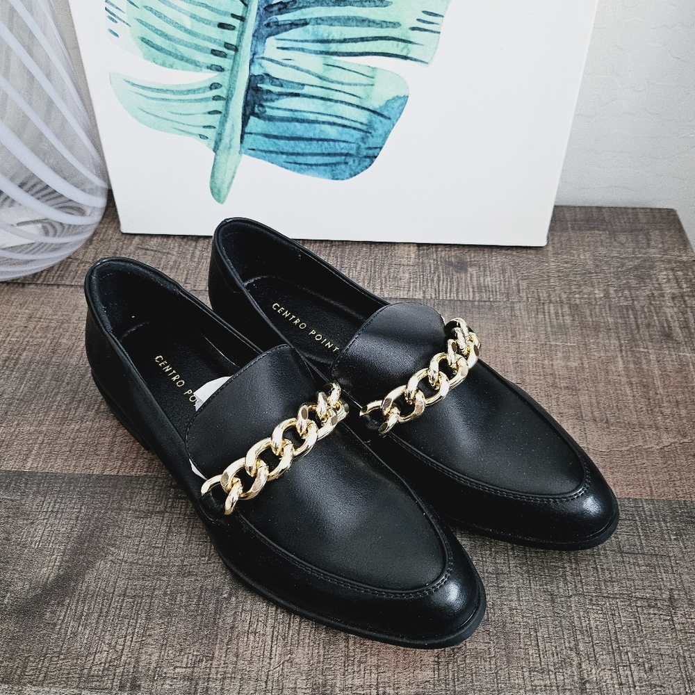 Black Leather Gold Chain Loafers for Women SZ 6